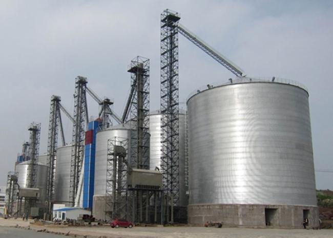 察隅大型钢板库构造参数及水泥储存质量